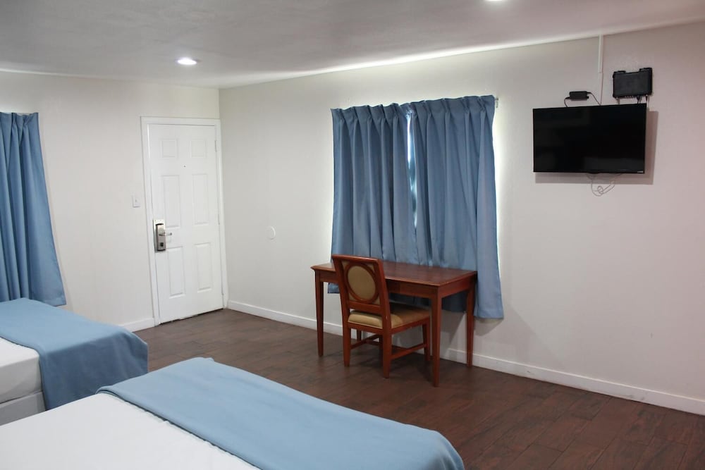 Oceanside Inn and Suites