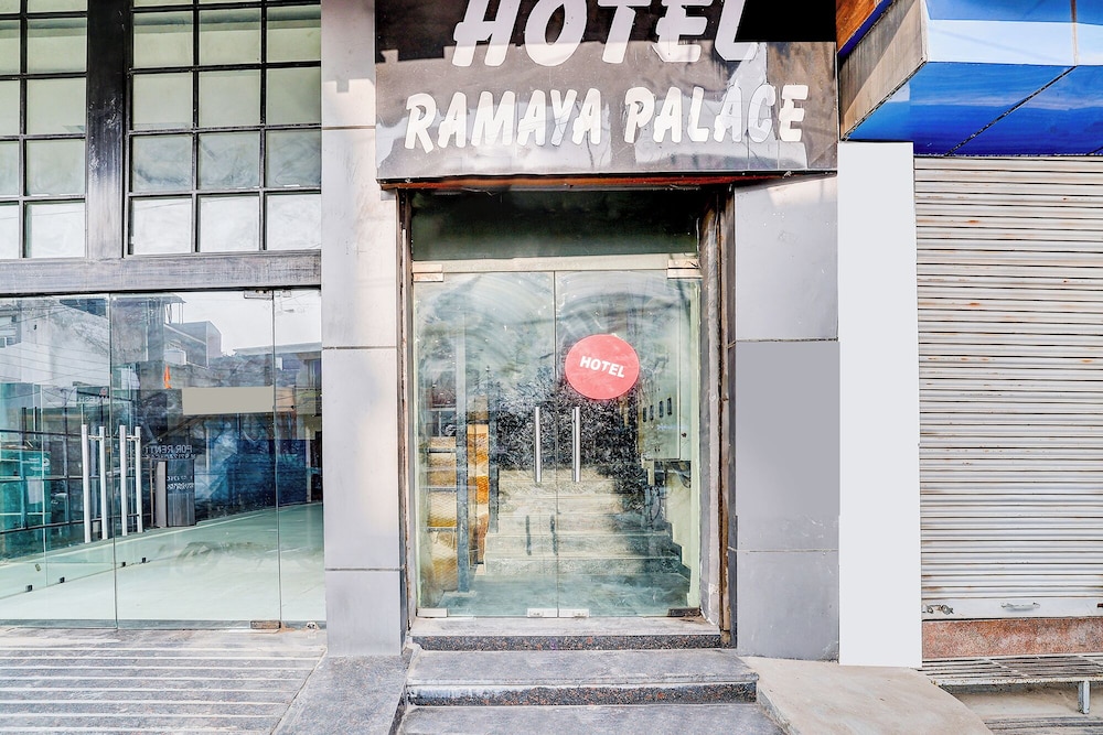 Fabhotel Ramaya Palace