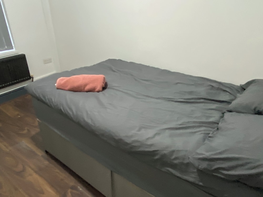 Room in Guest Room - Comfortable Room in Coventry City Centre