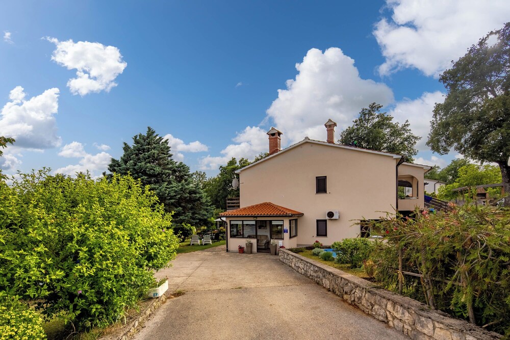 Countryside Apartments Labin