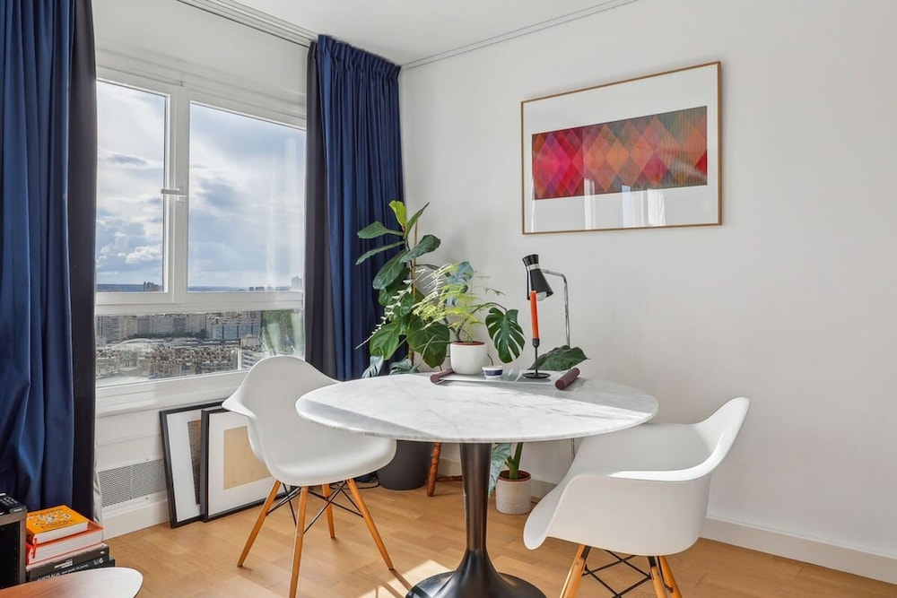 Extra Studio on the 23rd Floor - Stunning View