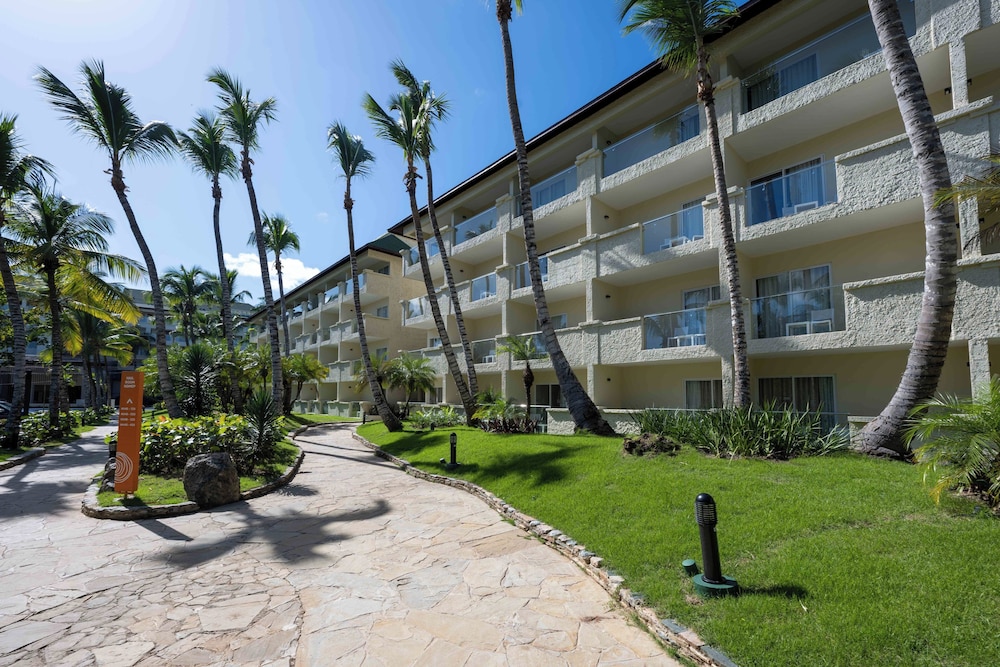 Coral Costa Caribe Beach Resort - All Inclusive - Property Image 38