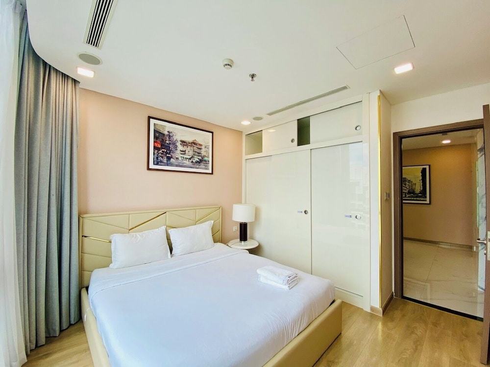 Serenity Serviced Apartments-Landmark 81