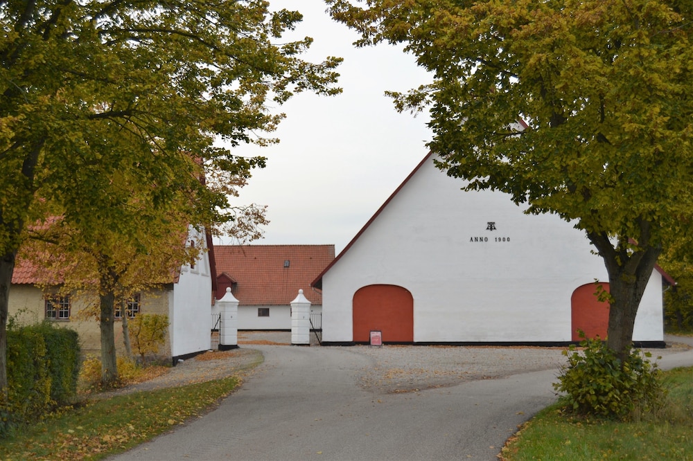 Ny Kirstineberg Gods Bed & Breakfast