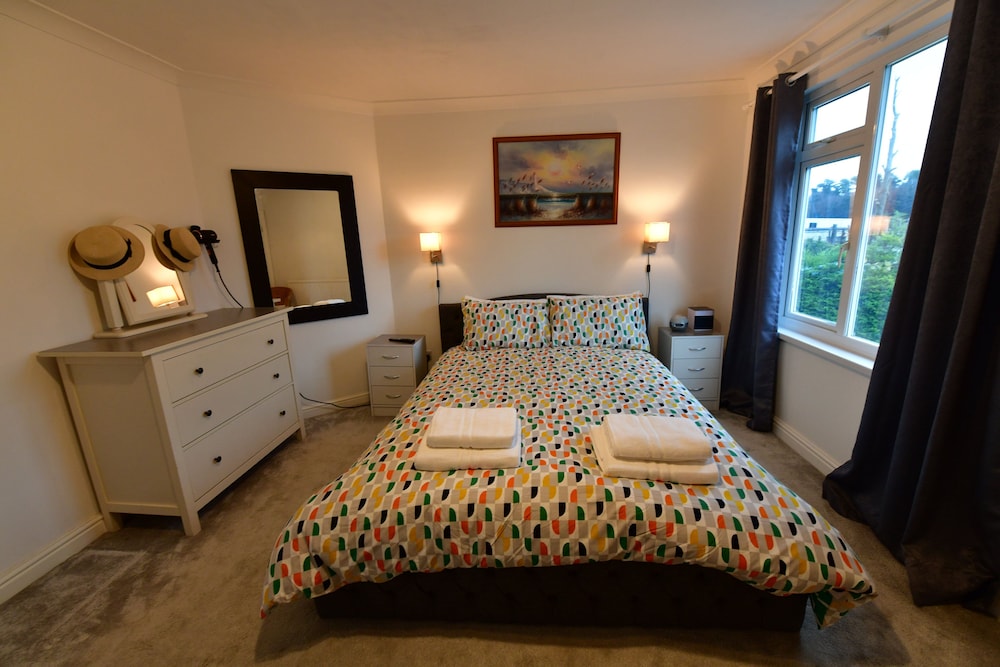 2Bd Garden Home - A Short Walk To Stonehenge