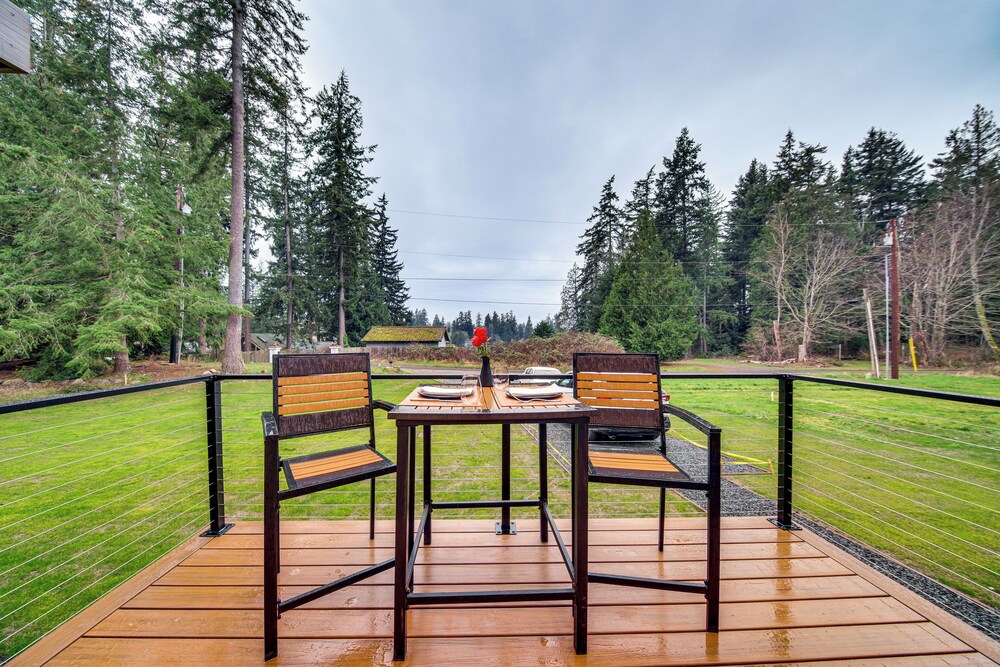 2 Mi to Warm Beach: Family Gem w/ Views