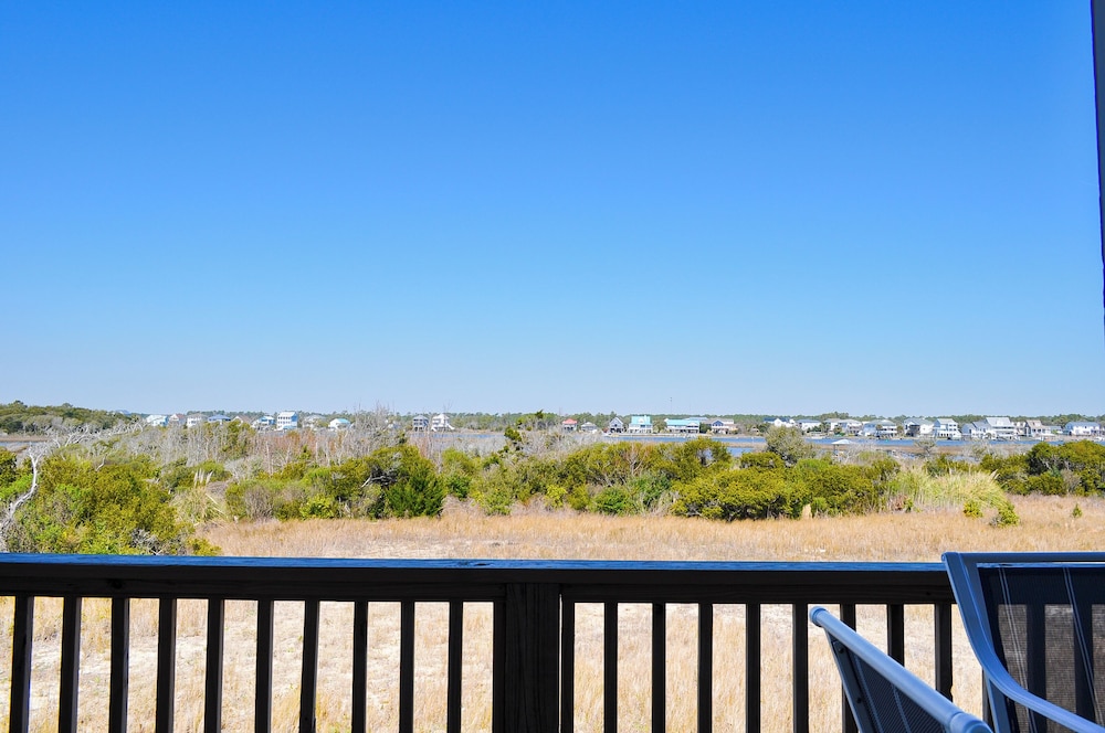 Family Tides by Topsail Realty