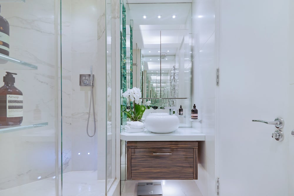 The White Peace Garden 3 bed Hampstead - by Out of Office Lifestyle