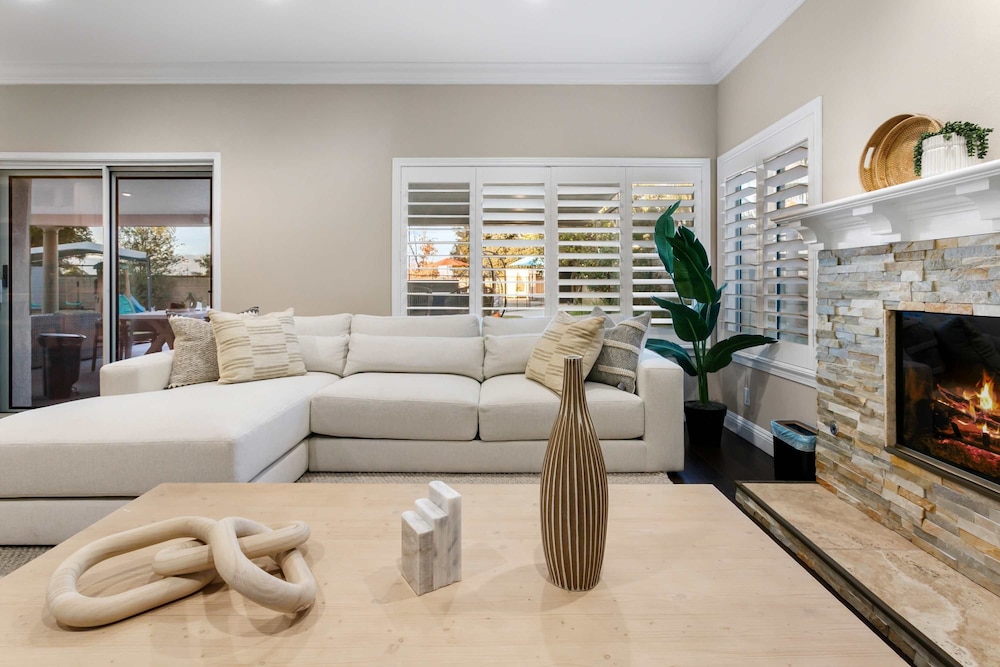 Luxury Pool Home w Theater Games Mountain View