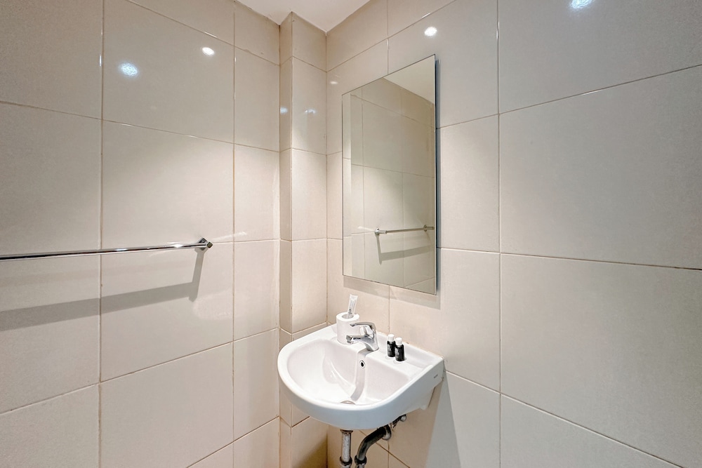 Studio Apartment With Access To Pakuwon Mall At Orchard Supermall Mansion