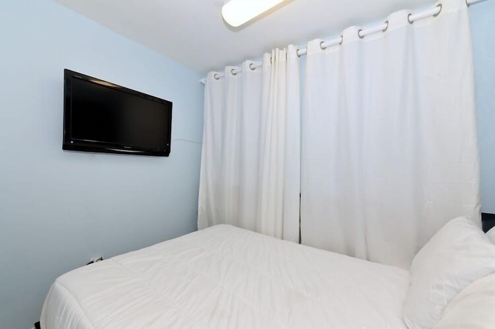 Market Rentals Downtown Apartments - Image 5