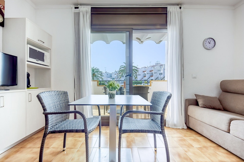 Apartment in Roses by Rocky Beach