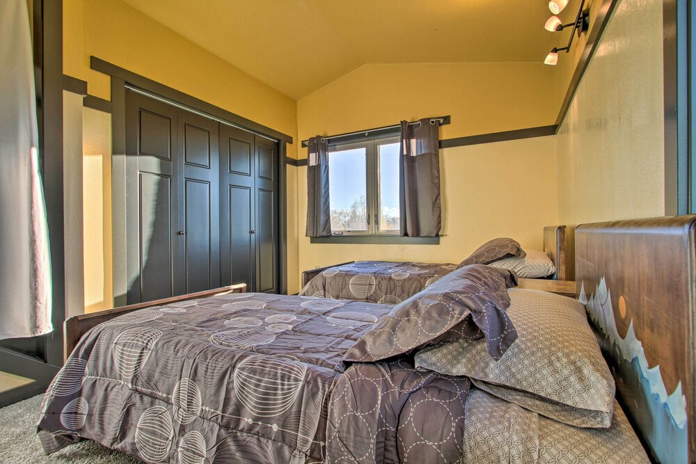 Updated Townhouse w/ Pergola, Walk to Downtown! view 4