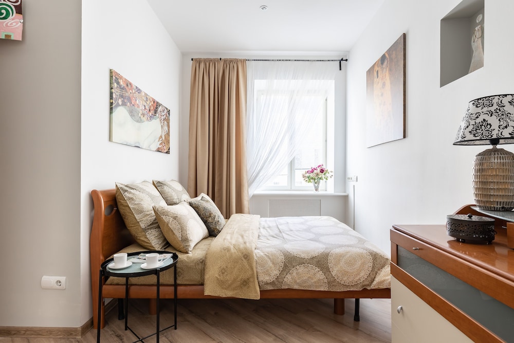 Art Apartment on Nevskiy Avenue view 3