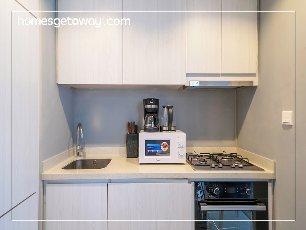 Spacious & Fully Furnished 1BR in Zada