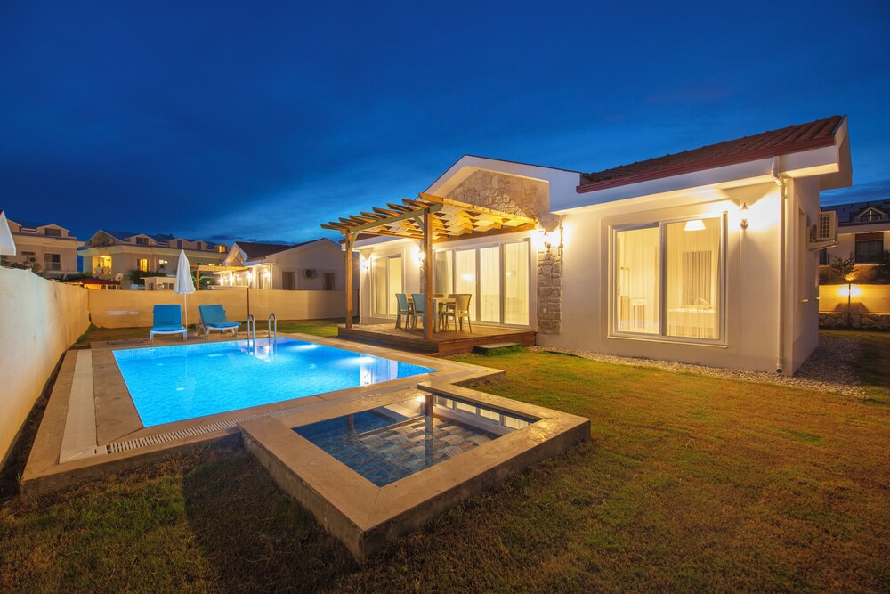 SunTeos Villa Suites - Image 5