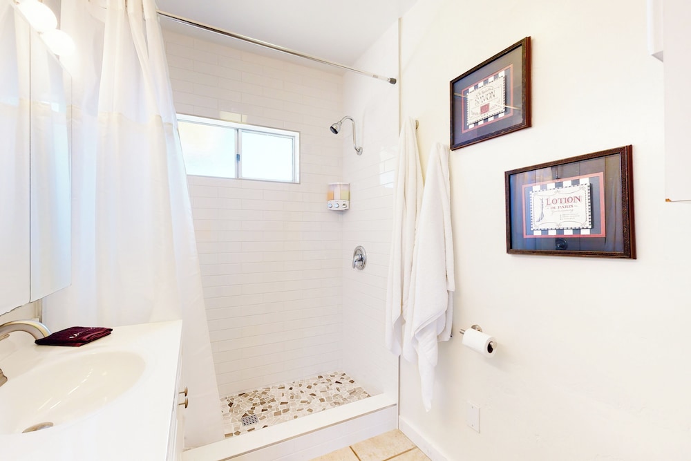 Two Dog-friendly Home, Close to Wine Country