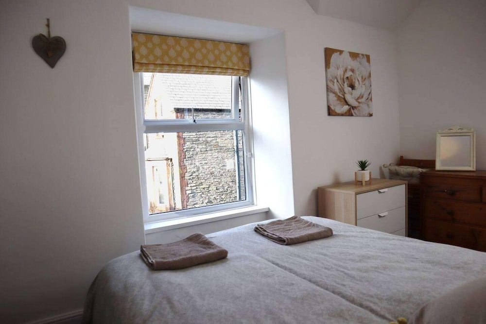 Park Square Retreat in Blaenau