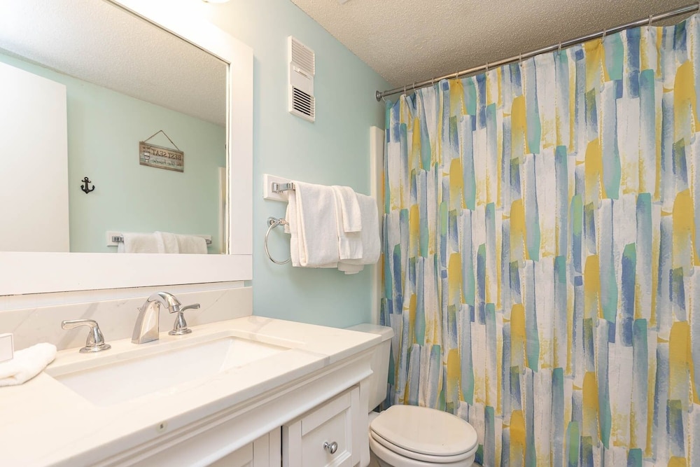 Island Winds West 473 2 Bedroom Condo