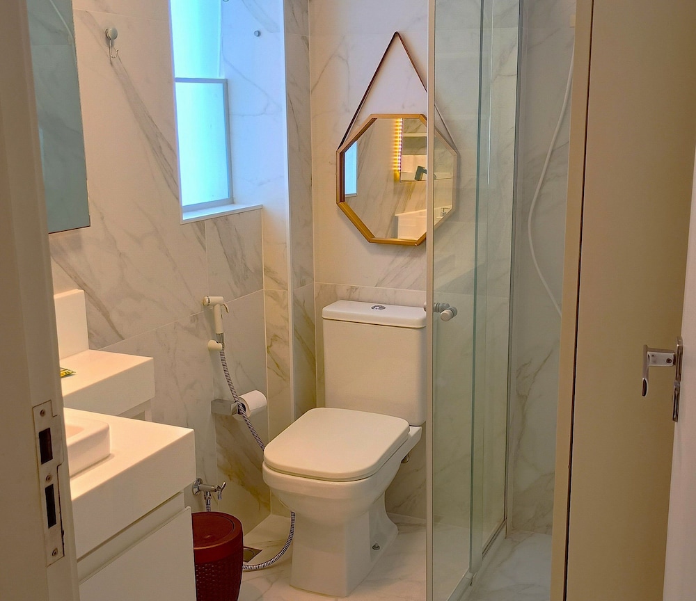Your Stay With Comfort and Premium Location 550m From Barra Beach Eais