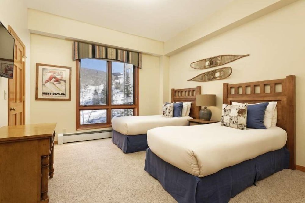 Snowmass Ski-in, Ski-out 3 Bedroom Condo view 4