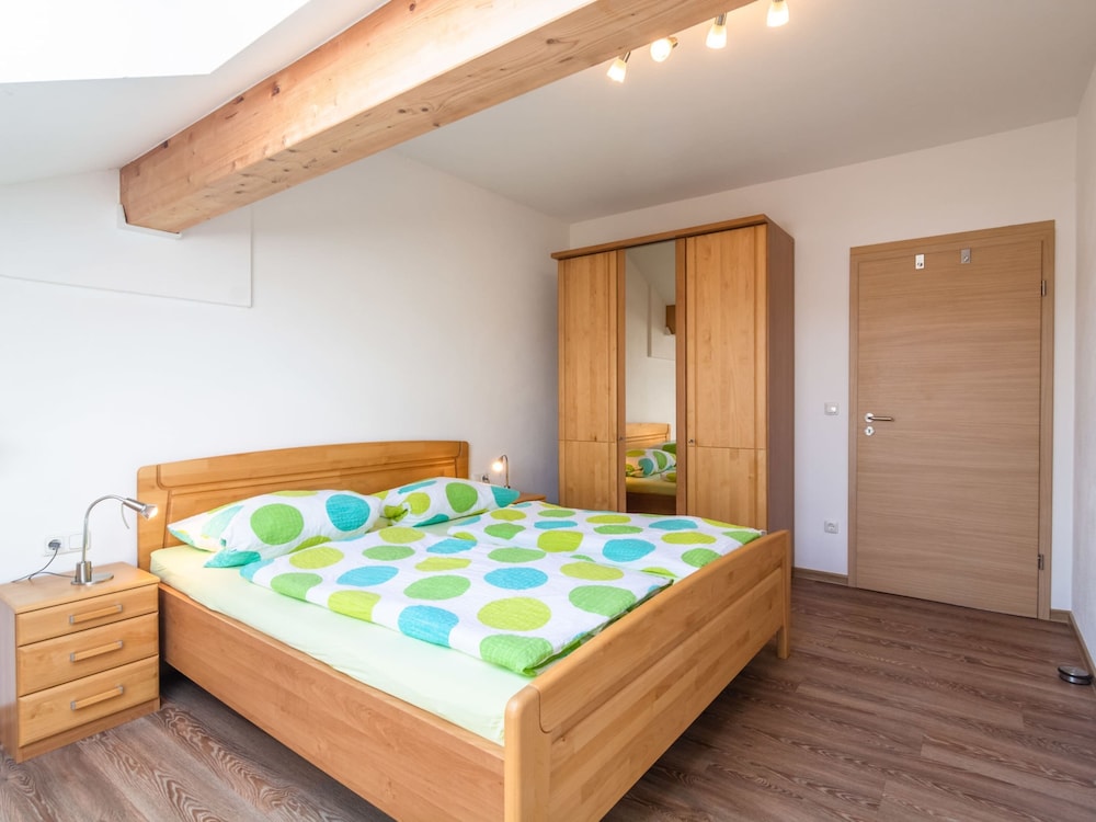 Eifel Lakeside Family Escape