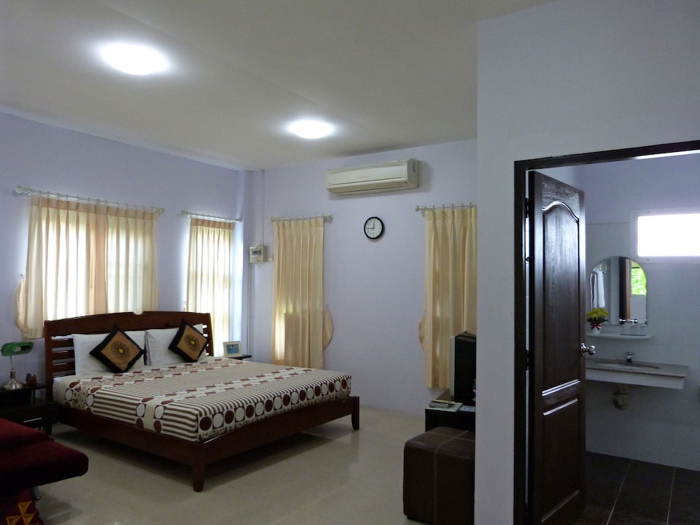 Bann Suan Rachawadee B&B