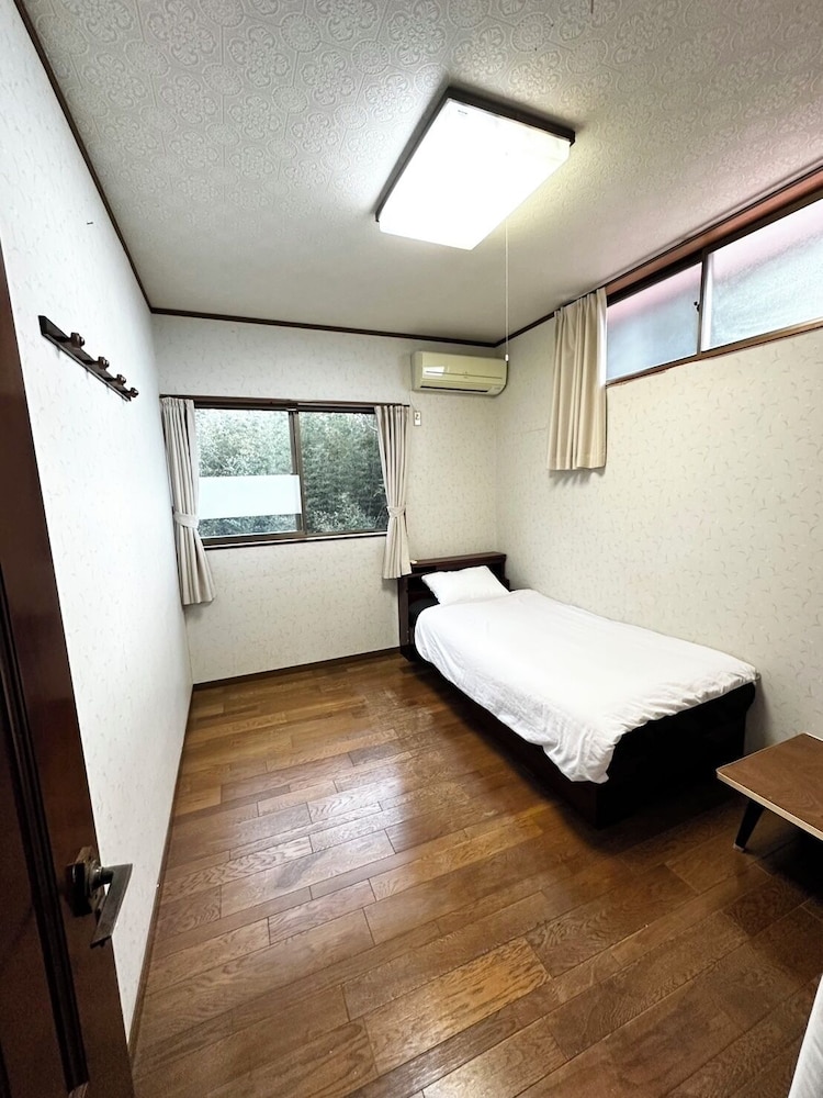 ASOBIYA HOUSE IKI