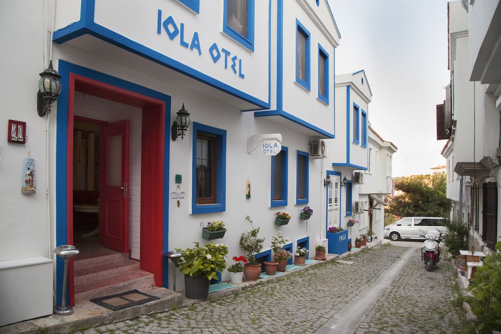 Iola Otel - Image 49