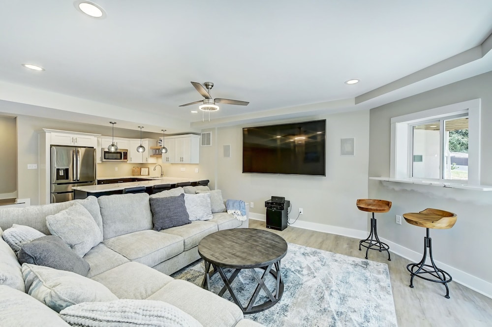Bright Water Cove by Avantstay Saltwater Pool