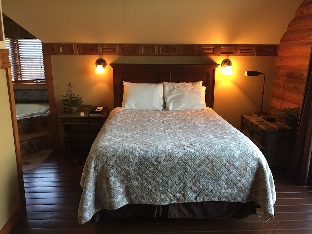 Sumas Mountain Lodge view 4