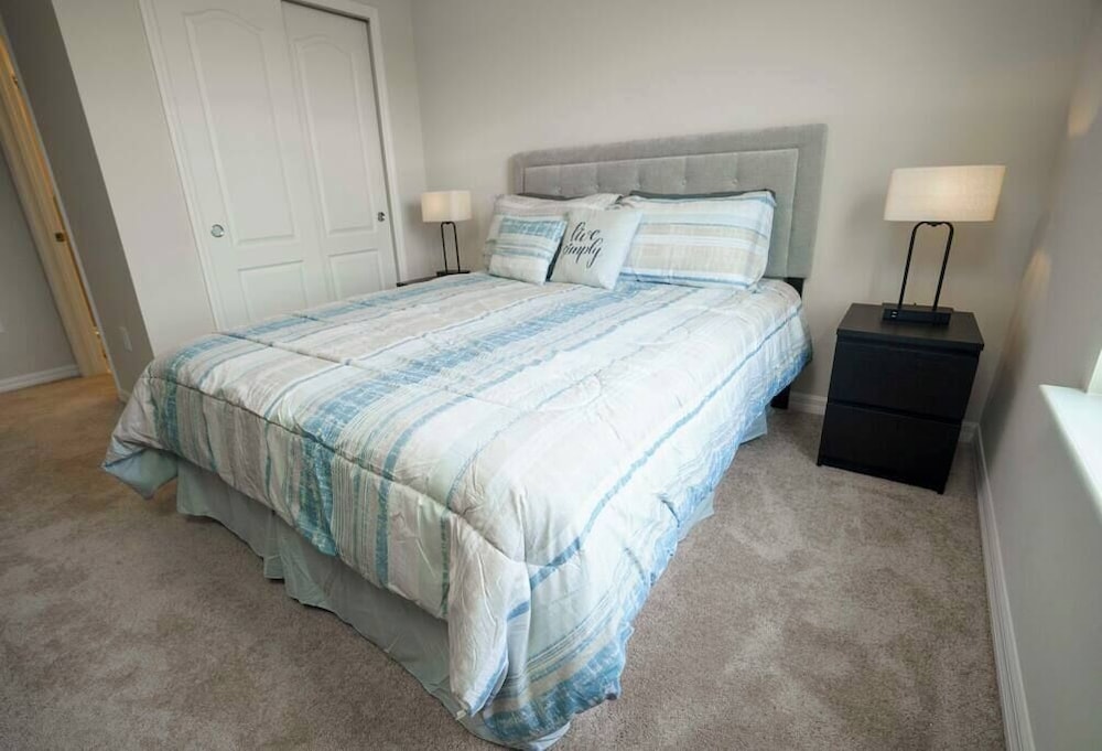 Fabulous 5 BR With Pool Solterra Resort