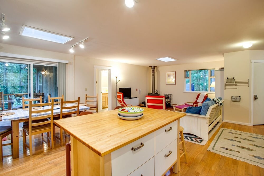 Mt Baker Lodging Cabin 30 - Sleeps 8 view 2