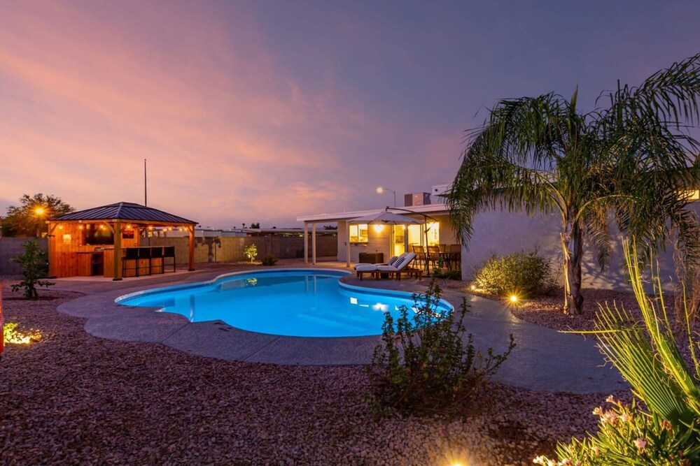 Cactus Glen Retreat Heated Pool Cabana Bar Gameroom