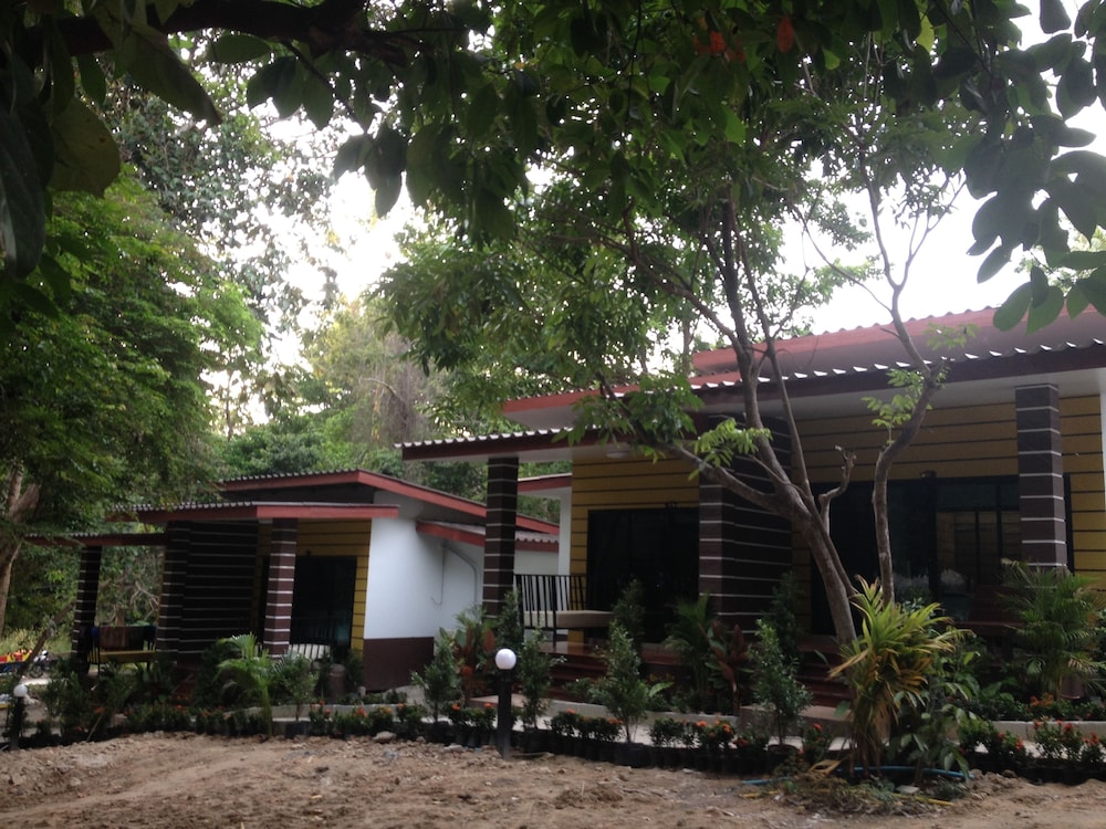 Lipe Sunset Forest Resort