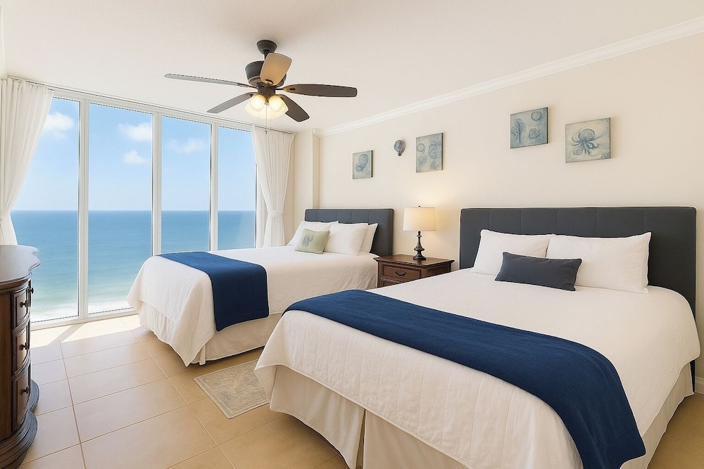 3BR Gulf-front Luxury w/ Pool Bar & Spa Baths