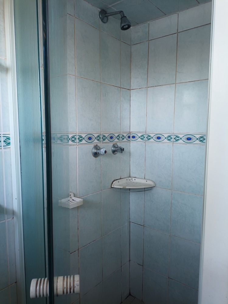 JM TOURS & SAFARIS GUESTHOUSE