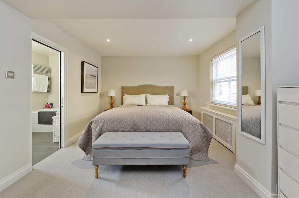 Long Stay Discounts - 2-bed Marble Arch Mews House