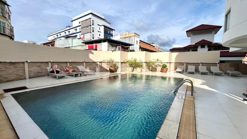 Heritage - Modern Studio Shared Pool, City Centre