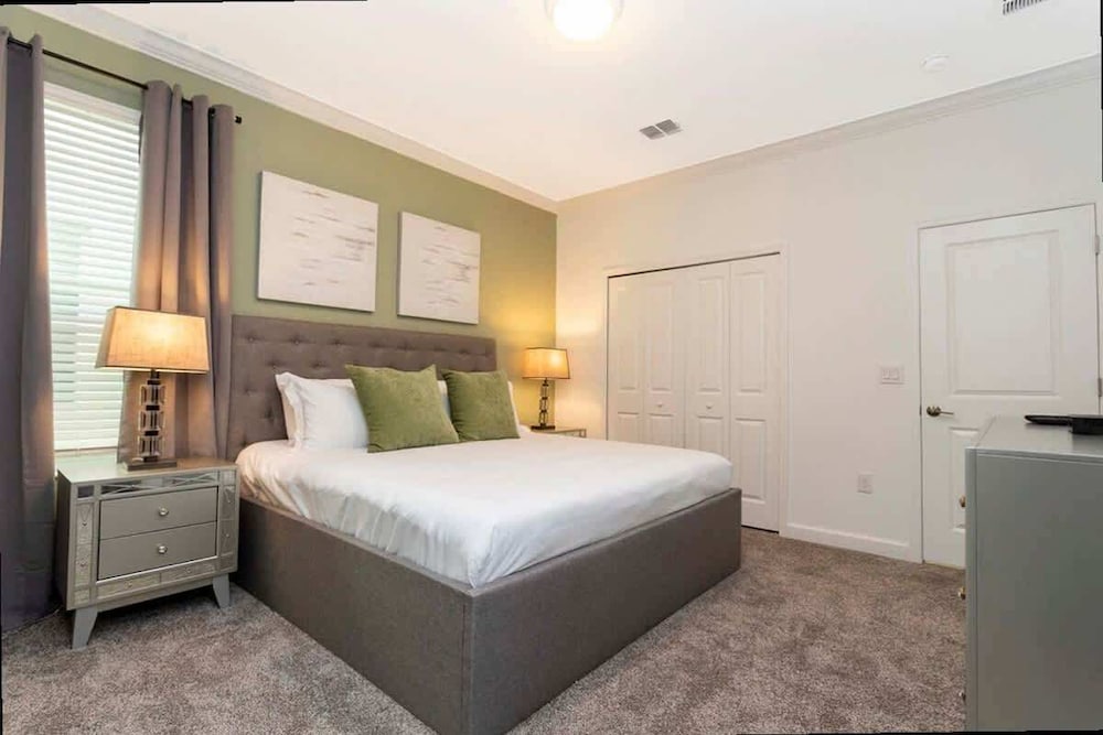 Luxe 5BR Villa Pool Game Room Minutes to Disney