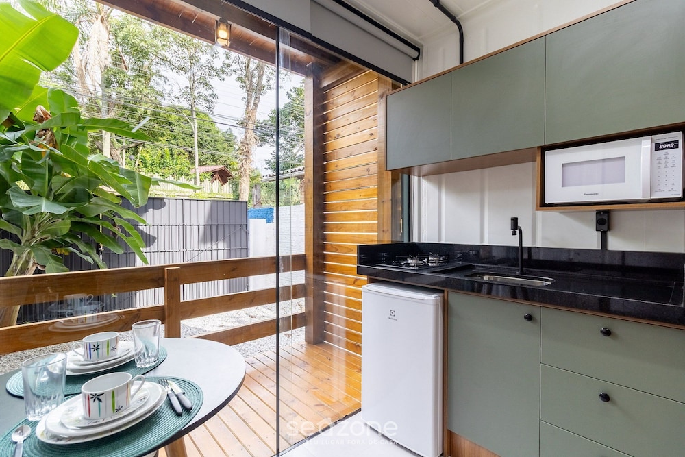 Beautiful and Practical Studios in Lagoa da Conceicao - JAS