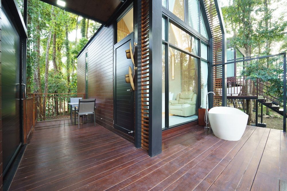 High Tree Resort Co.,Ltd.
