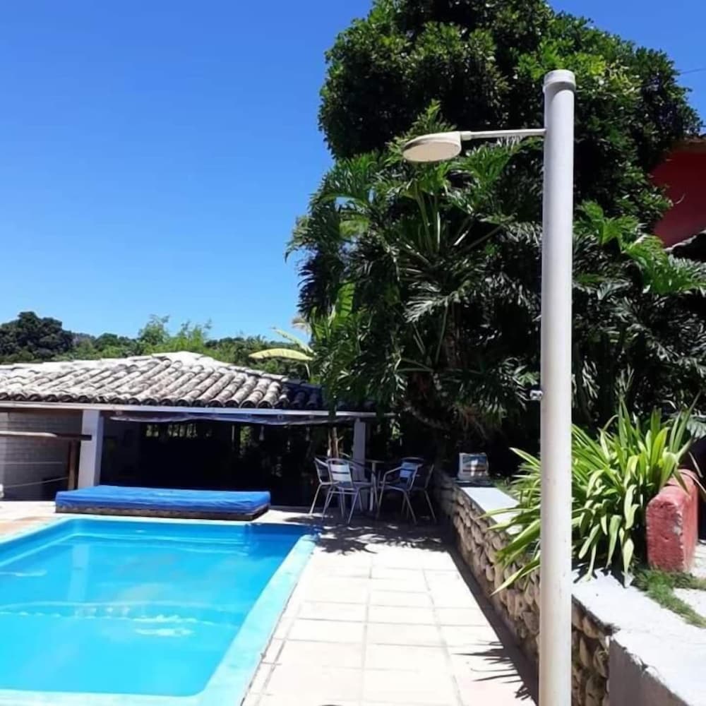 Novos Baianos Hostel e Suites