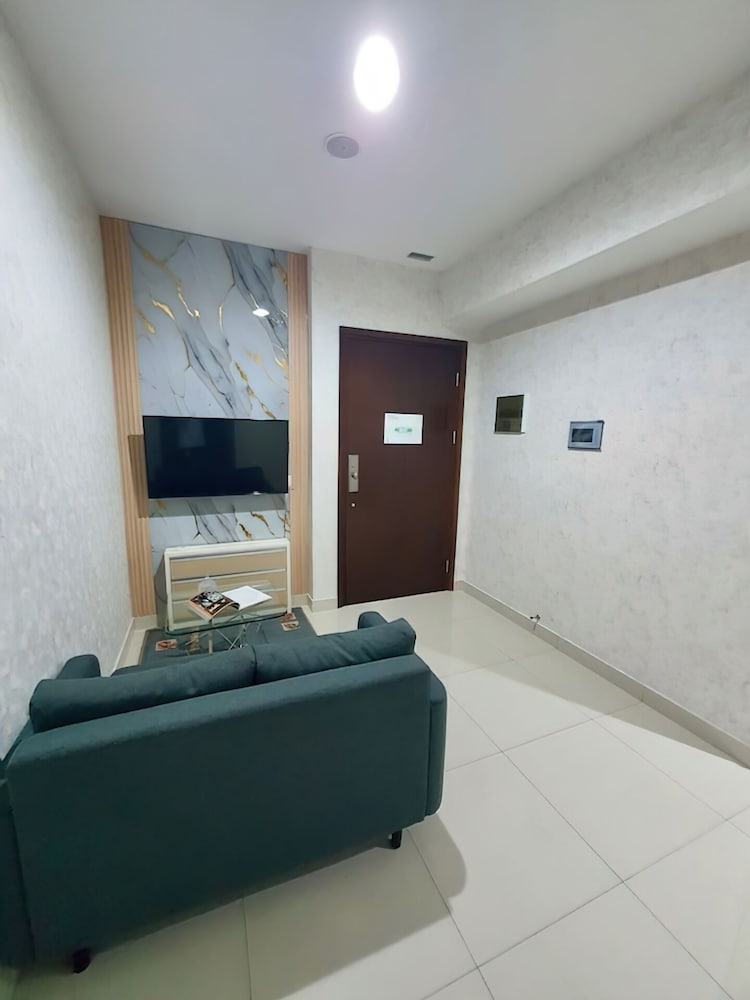 Staycation Jakarta Kensington Royal