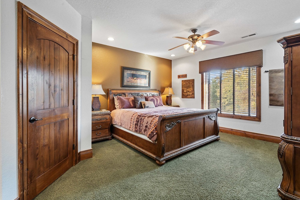 Rock Canyon Resort Trio