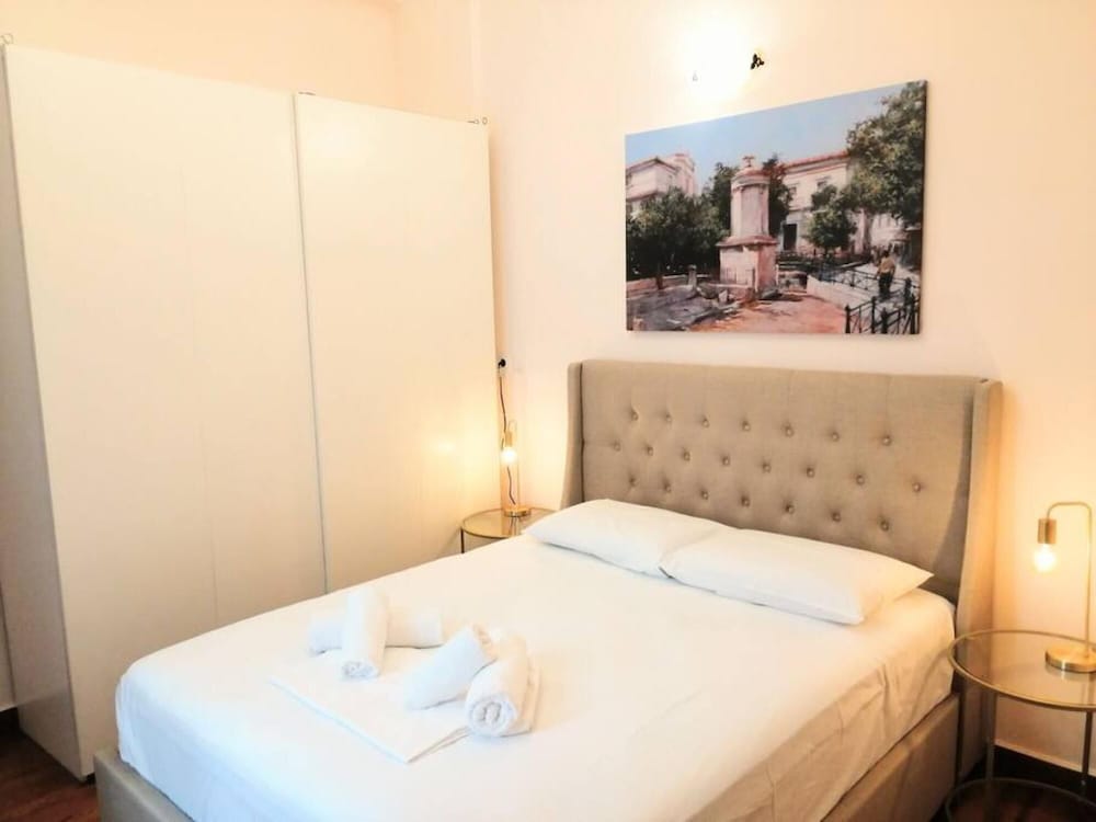 Elegant Apartment in Parliament Square