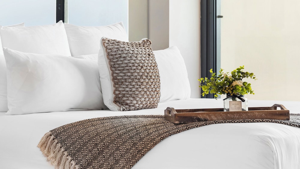 Luxury Vacation Rentals in South Beach by LRMB