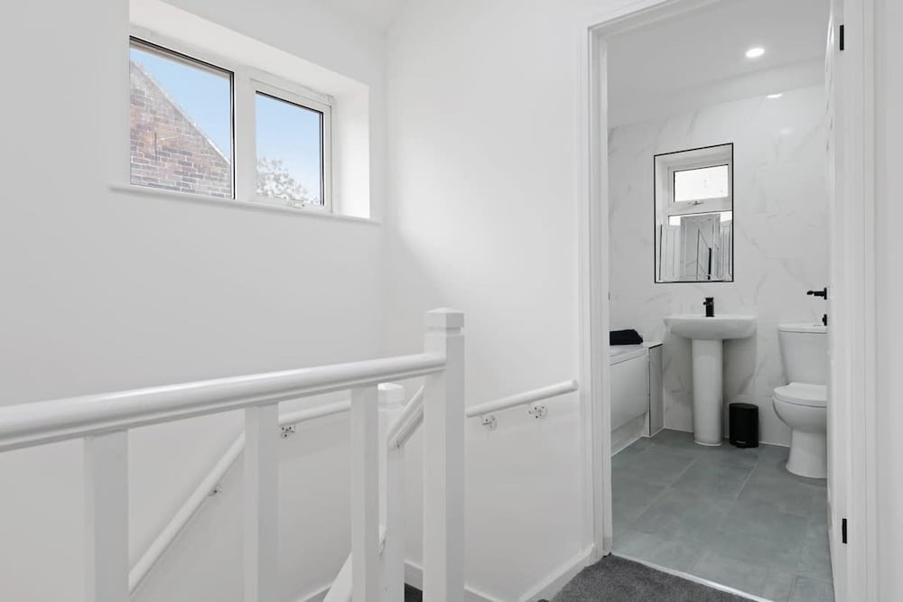 3bed House-free Parking
