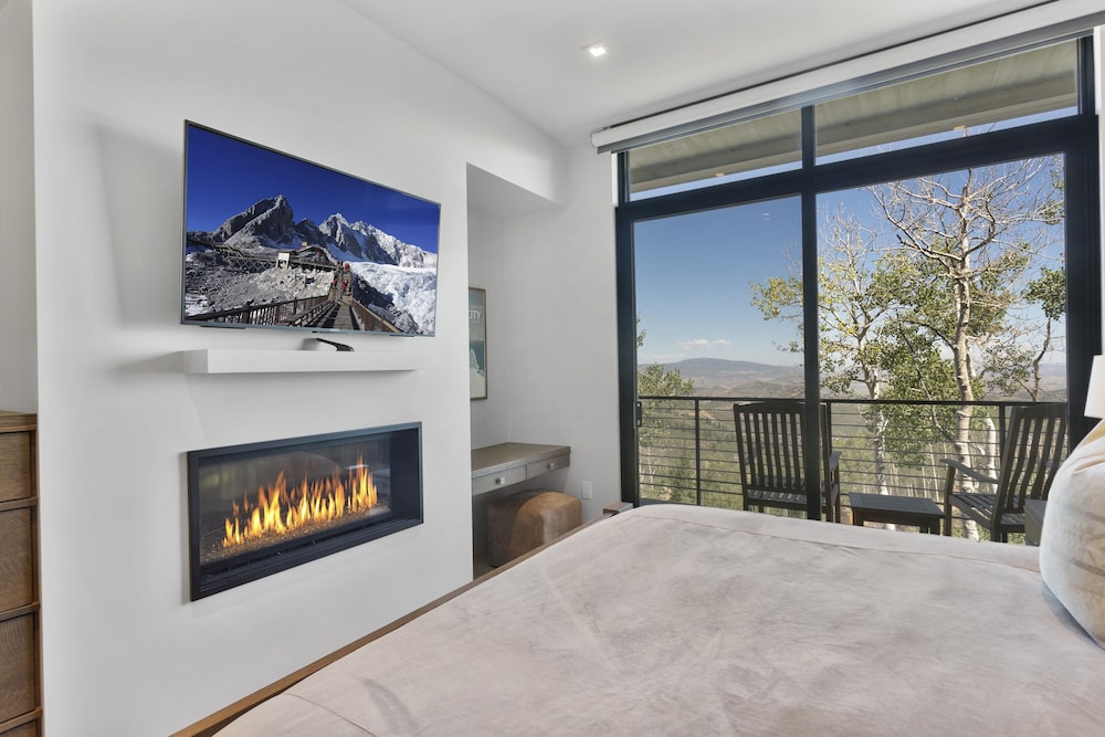 One Empire Pass at Deer Valley Resort - Three Bedroom Residence #402 3 Condo