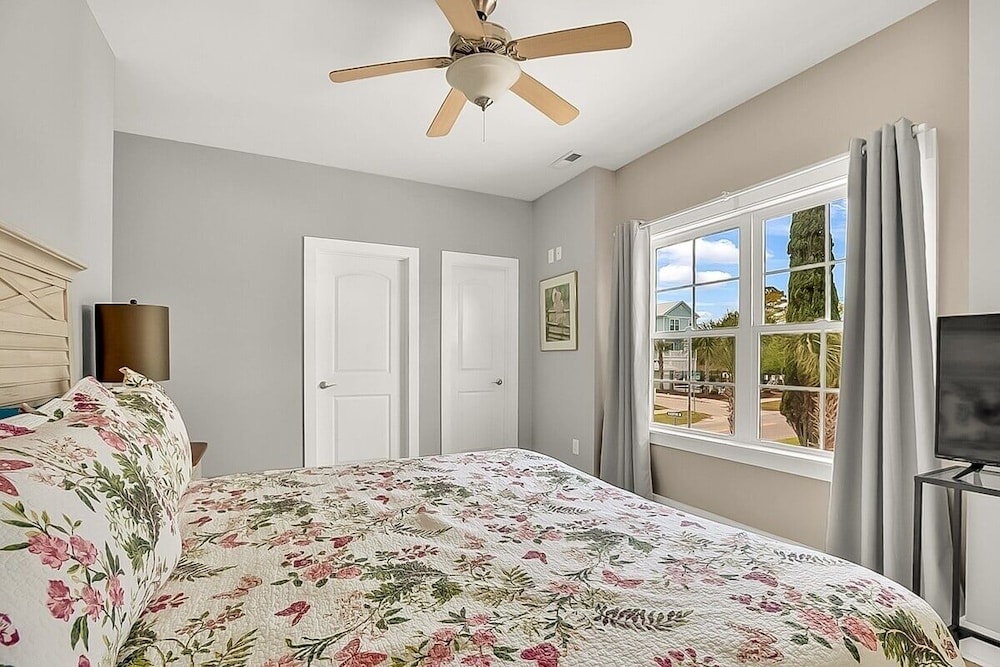 South Beach Cottages 2619 4 Bedroom Home